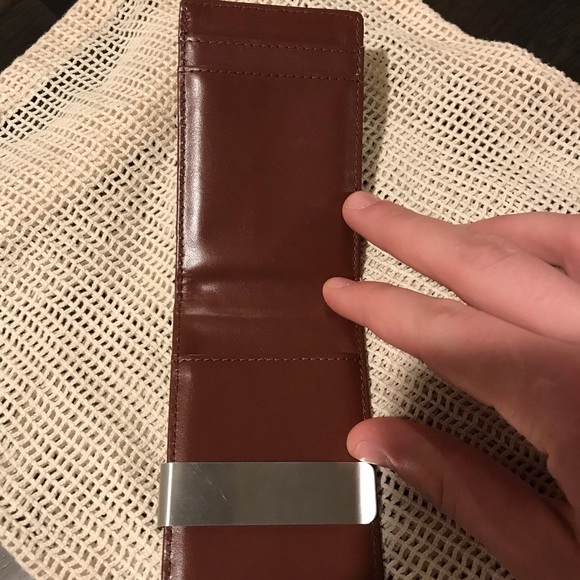 Men’s Slim Fold Wallet with Money Clip - Picture 3 of 4